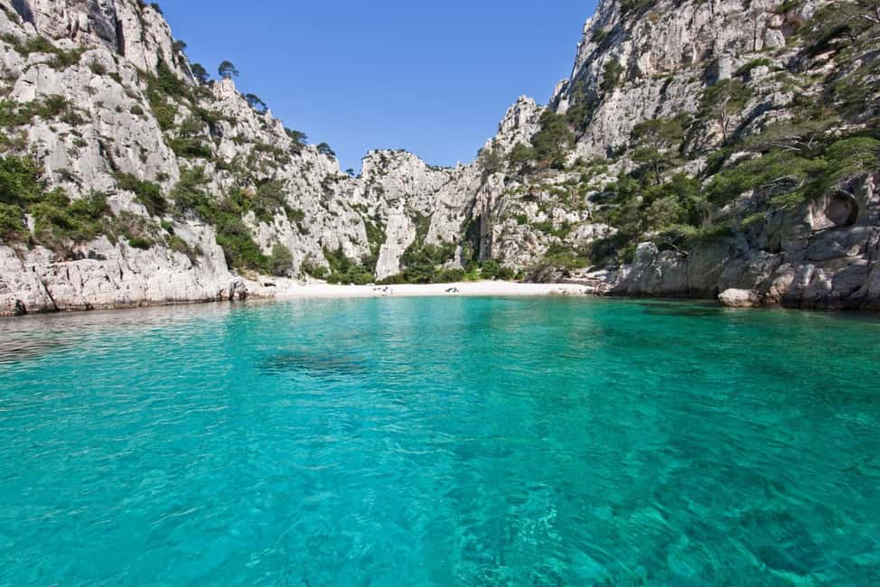 La Ciotat: Calanques Morning Boat Tour with Snorkeling - Getting on board at L’Eden Boat (and keeping it comfy)