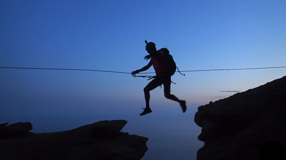 La Ciotat: Half-Day Trou Souffleur Rappel & Abseil Adventure - Rappelling down the dry waterfalls