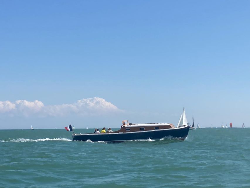 La Rochelle: 1-Hour-15-Min Boat Tour of the Bay - The captain’s French narration: why it changes the whole tour