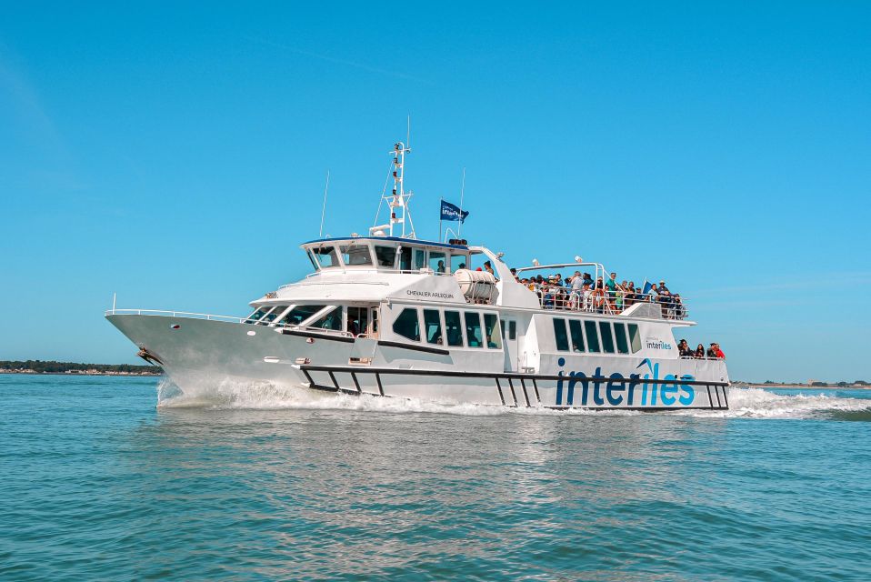 La Rochelle: Boat trip to Fort Boyard (2h00) - Old Port departure: Saint Nicolas and the Chain Tower start