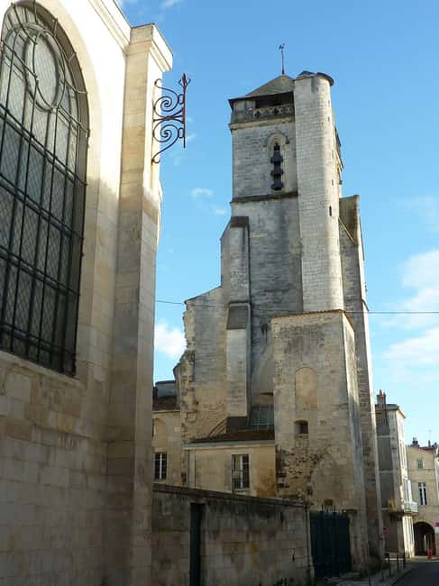 La Rochelle: Old Town and Vieux-Port Guided Walking Tour - From Saint-Sauveur back toward the water