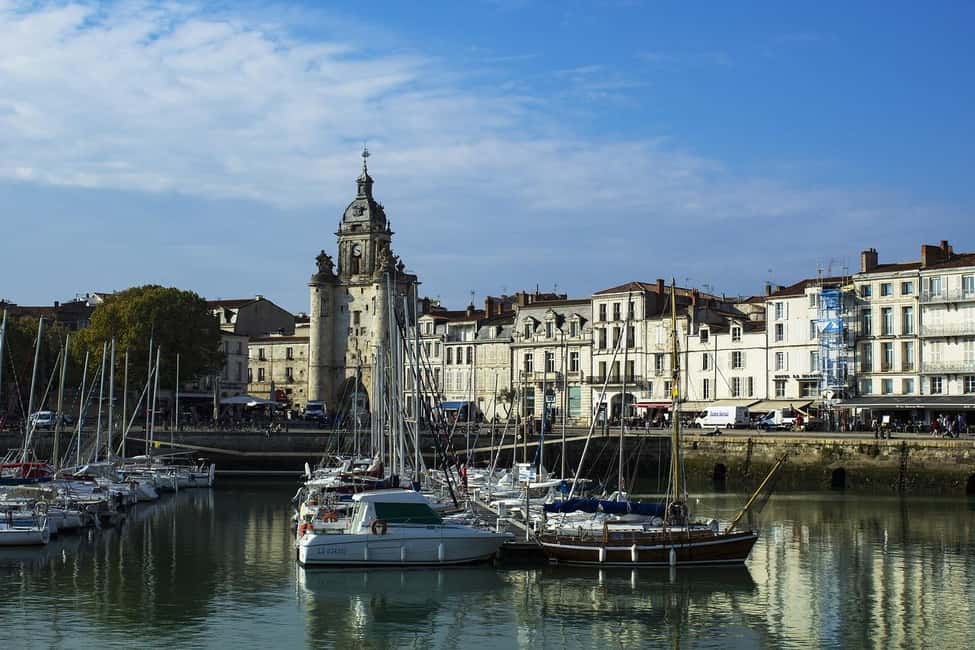 La Rochelle: Old Town and Vieux-Port Guided Walking Tour - Language, pace, and practical comfort
