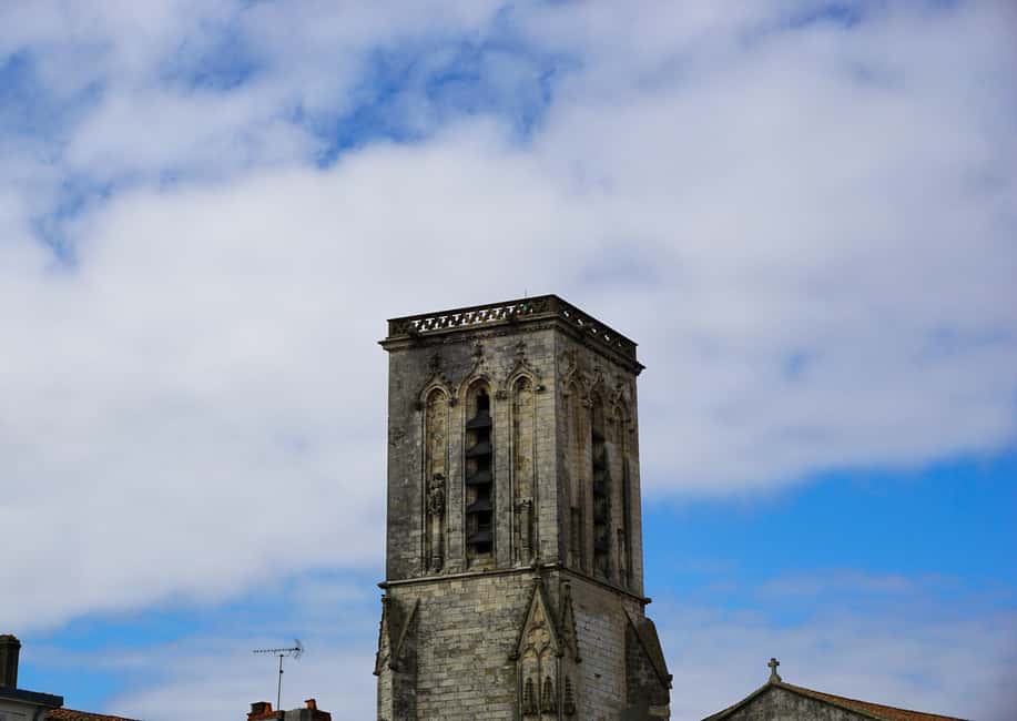 La Rochelle: Old Town and Vieux-Port Guided Walking Tour - Who will get the most from this walk
