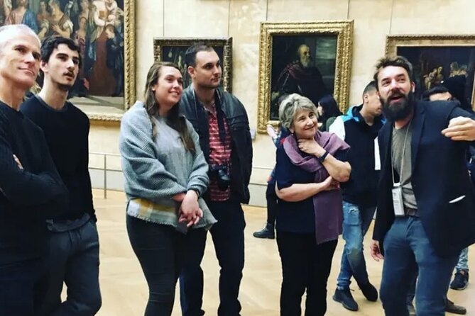 Laugh Your Way through the Louvre Official Tour - Following Cedrik Through the Louvre