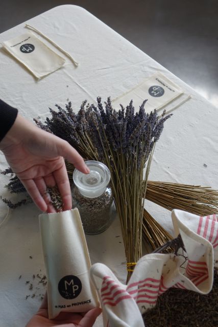 Lavender Field & Distillery Tour between Nimes & Arles - Summer Schedules in July and August: When to Plan Your Timing