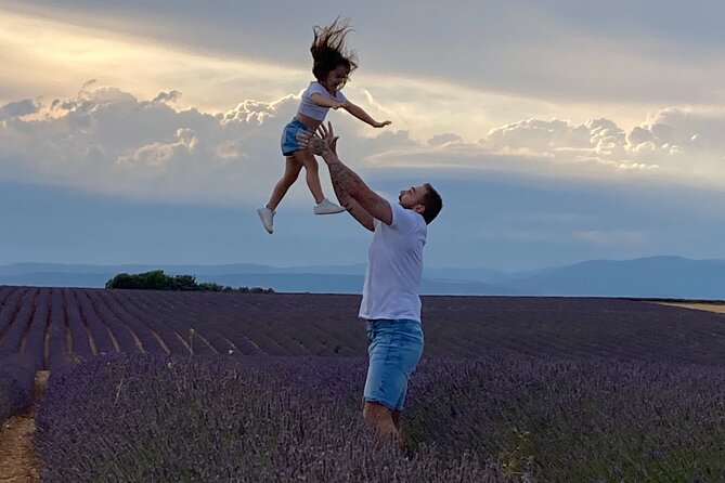 Lavender in Bloom : Unforgettable Provençal Stroll - The optional sunset picnic among the lavender