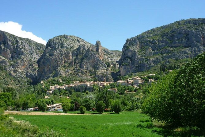 Lavender Small-Group Tour In Valensole from Marseille - Stop 2: Valensole village time and boutique browsing