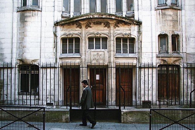 Le Marais District & Jewish Quarter Guided Walking Tour 12ppl Max - Why Le Marais and the Jewish Quarter fit together so well