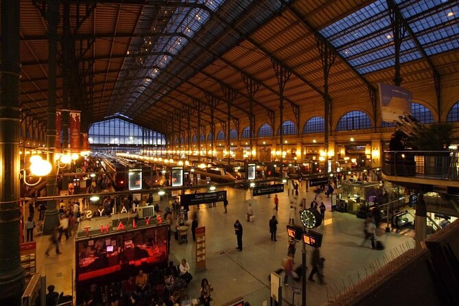 Le Marais Paris Private Transfers - Place des Vosges sets the tone