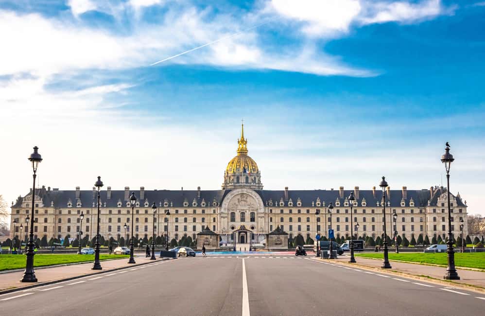 Les Invalides: Napoleon's Tomb & Army Museum Entry - Temporary exhibitions plus on-site multimedia: how to tailor the day