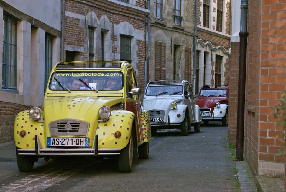 Lille Driving Tour by Convertible Citroen 2CV - Why a convertible 2CV fits Lille better than a bus