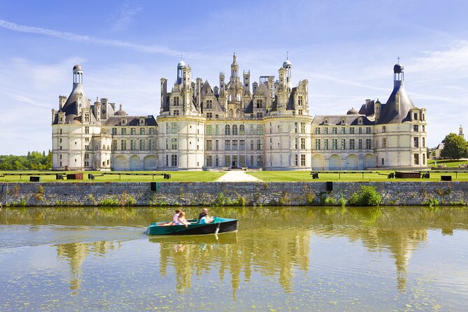 Loire Valley Castles Private Tour From Paris/skip-the-line ticket - Chenonceau and its gallery over the Cher