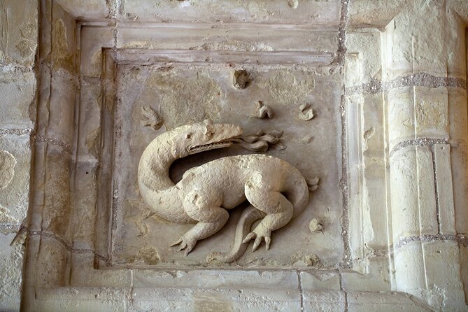 Loire Valley Castles Private Tour From Paris/skip-the-line ticket - Chambord and Leonardo da Vinci’s double staircase
