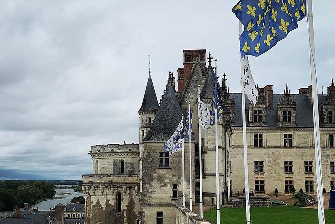 Loire Valley Castles Small-Group Day Trip from Paris - Château royal d’Amboise: overlooking the Loire and Leonardo’s burial connection