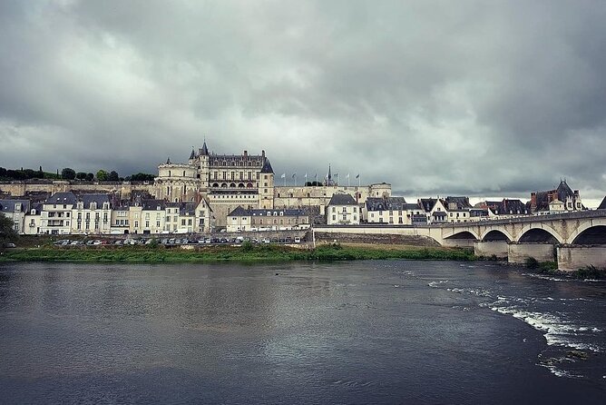 Loire Valley Castles Small-Group Day Trip from Paris - How the pacing really feels: you’re not tethered, but time is still tight