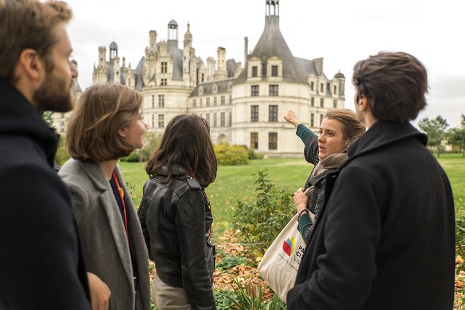 Loire Valley Castles Trip with Chenonceau and Chambord from Paris - Licensed Guides vs Audio App: Flexibility With Real-World Risks