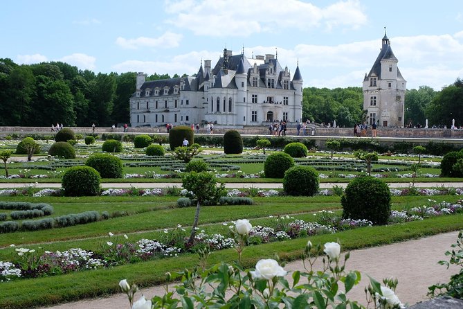 Loire Valley Castles VIP Private Tour: Chambord, Chenonceaux, Amboise - Chambord: 13,000 acres, Renaissance architecture, and the double helix staircase