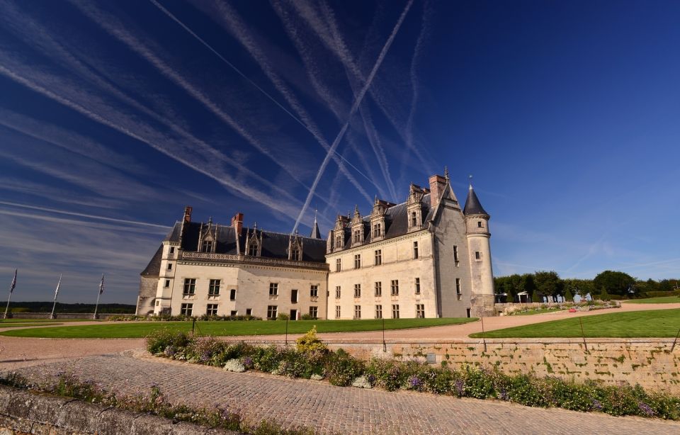Loire Valley: Château Royal d'Amboise Entrance Ticket - The Château’s Architecture: Balconies, Rooflines, and Built Views