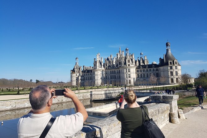 Loire Valley Day Tour Chambord and Chenonceau plus Lunch at a Private Castle - Timing and Pace: A 9.5-Hour Day With Lots of Steps