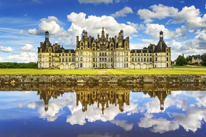 Loire Valley Wine and Castles Small-Group Day Trip from Paris - Key points to know before you go