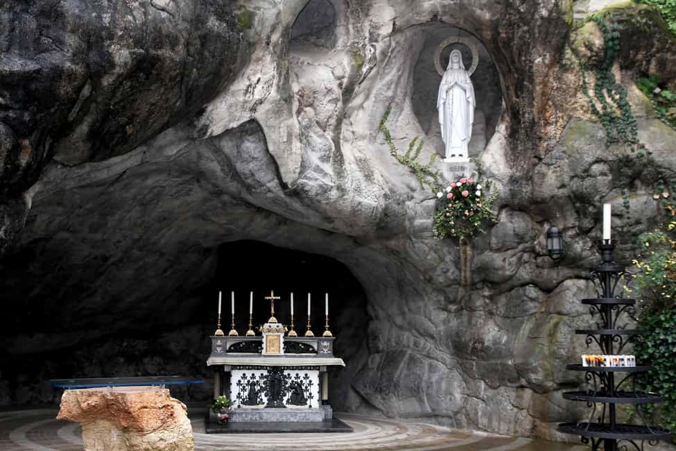 Lourdes: Full Day Private Walking Tour with Local Guide - Key points to know before booking