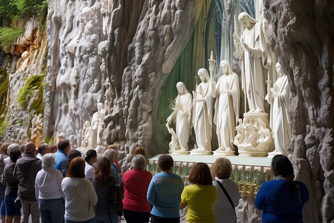 Lourdes, Guided Walking Tour in the Sanctuary - Where to meet: Coecilia/Lourdes-shopping on Pl. Mgr Laurence