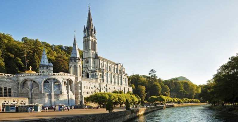 Lourdes: Private Guided Tour in the Sanctuary - The Grotto: where Bernadette’s story makes the site click