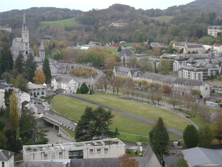 Lourdes: Private Guided Tour in the Sanctuary - Fountains and Baths: pilgrim rituals, explained without turning them into a show
