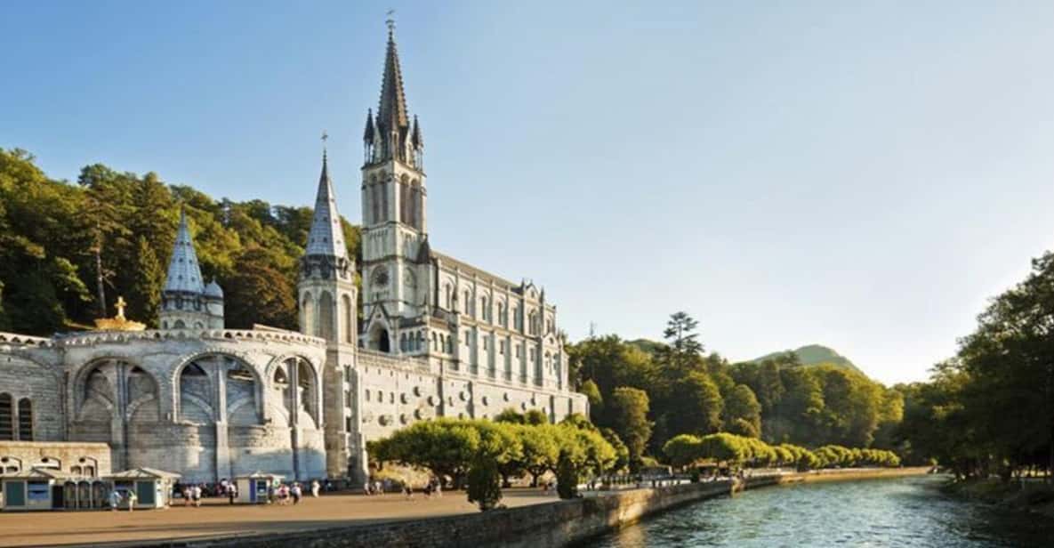 Lourdes: Private Guided Tour in the Sanctuary - A 2-hour plan that hits the most important places