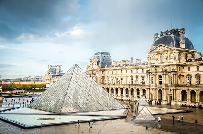 Louvre Access with Mona Lisa Escort or Guided Option - Comfort and logistics: cloakroom rules, stairs, and what to wear