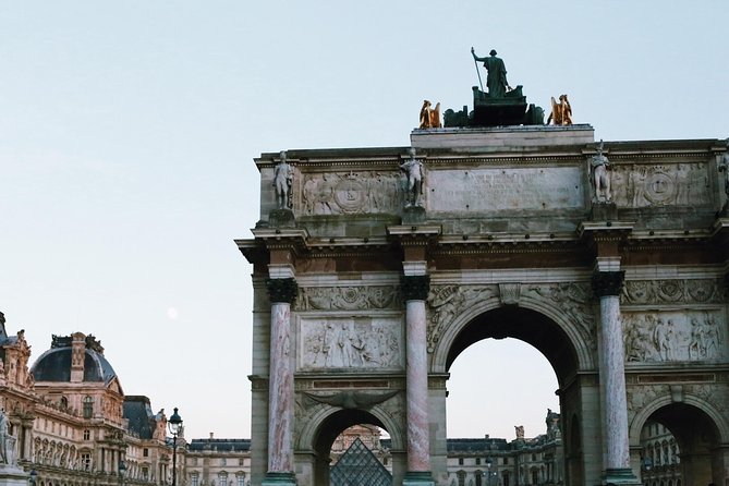 Louvre Evening Escape - Avoid The Crowds! Semi-Private 6ppl Max - Starting at the Louvre Pyramid: Location and First-Moment Tips