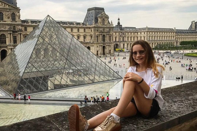 Louvre: Highlights and hidden pearls in MINI groups - Stop 1: the palace-to-masterpieces route inside the museum