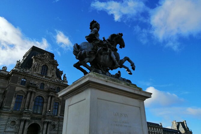Louvre Highlights Tour for Kids Ticket Included - Where you meet and how the first 20 minutes feel