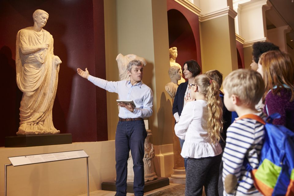 Louvre Masterpieces Private Guided Tour with Reserved Access - Why a focused Louvre tour can be worth it