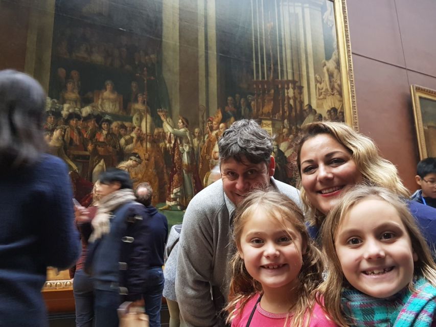 Louvre Museum Child-Friendly Private Tour for Families - Meeting at the Louvre Pyramid so you don’t waste your first 20 minutes