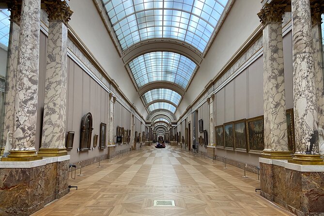 Louvre Museum Closing Time Guided Tour with the Mona Lisa - Louvre night energy: calmer galleries and a better Mona Lisa view