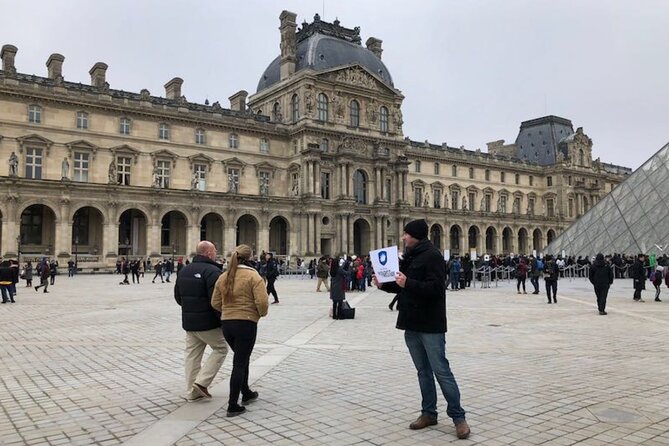 Louvre Museum: Guided Tour at Closing Time with Mona Lisa - The Mona Lisa stop: what you’ll learn and how to handle the crowd