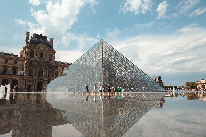 Louvre Museum Tour with Audio Guide & Optional Seine Cruise - Using the audio guide without losing your way
