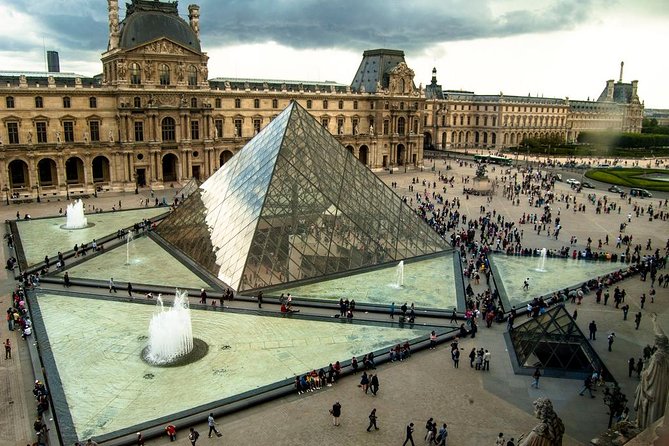 LOUVRE PRIVATE TOUR: Priority Access tickets & Local expert guide - Stop-by-stop: what each phase feels like in real life