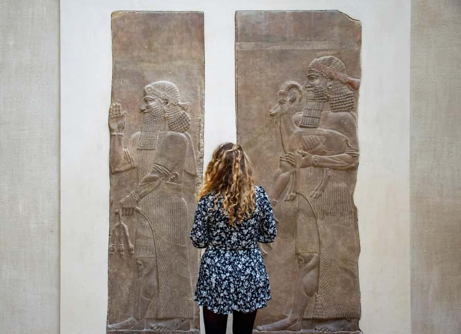 Louvre Private Tour: The Essentials and More w/ Expert Guide - Meeting the Louvre guide at the Pyramid: where you’ll save time