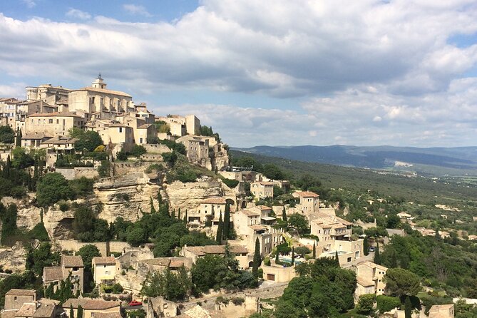 Luberon, Roussillon & Gordes Half-Day Tour from Avignon - Sénanque Abbey: a short photo stop tied to lavender season