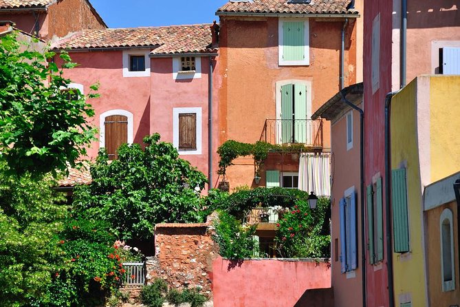 Luberon Villages Half-Day Tour from Aix-en-Provence - Roussillon: ochre quarries and rosy cliffs with a full hour
