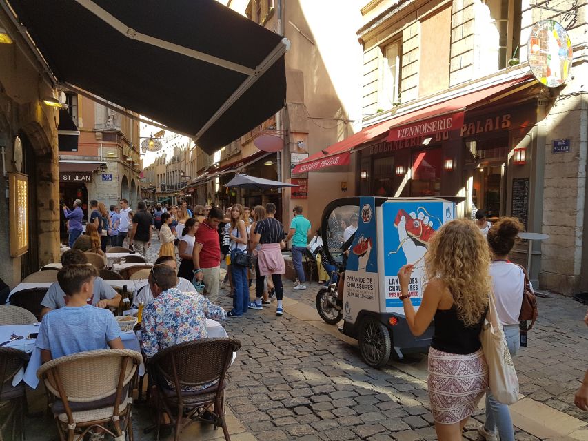 Lyon: 1 or 2-Hour Pedicab Tour - Presquîle in 2 hours: town hall area, Opera zone, and Bellecour