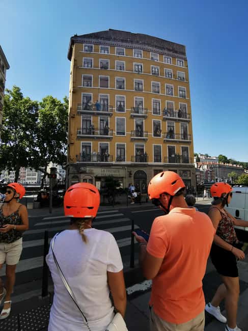 Lyon: 3-Hour Guided E-Bike Tour - Croix-Rousse slopes and the Mode Doux Tunnel: Lyon made for cyclists