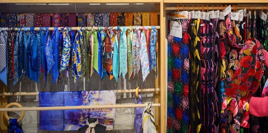 Lyon: admission ticket to Brochier Soieries Silk Museum - The museum shop: silk squares and Fabriqué à Lyon accessories