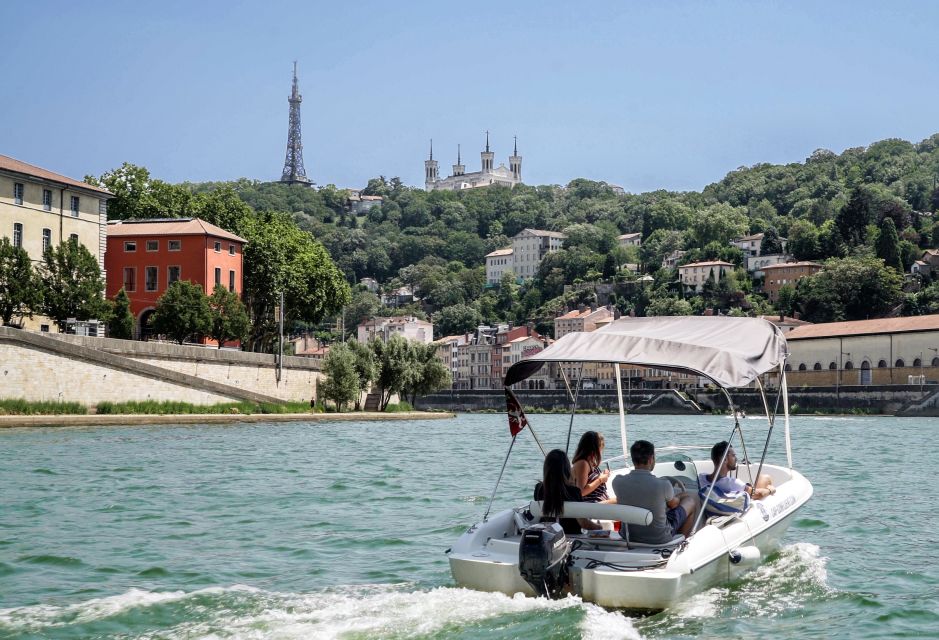 Lyon: Boat Rental without a License - Safety equipment and what it means for families