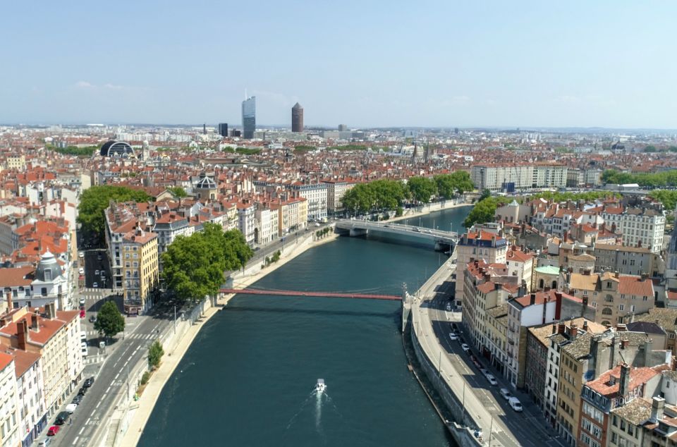 Lyon: Boat Rental without a License - Converting price into value: $129 for up to 10