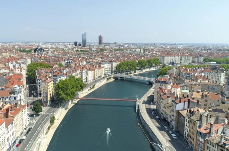 Lyon: Boat Rental without a License - Steering without a license: how it works in real life