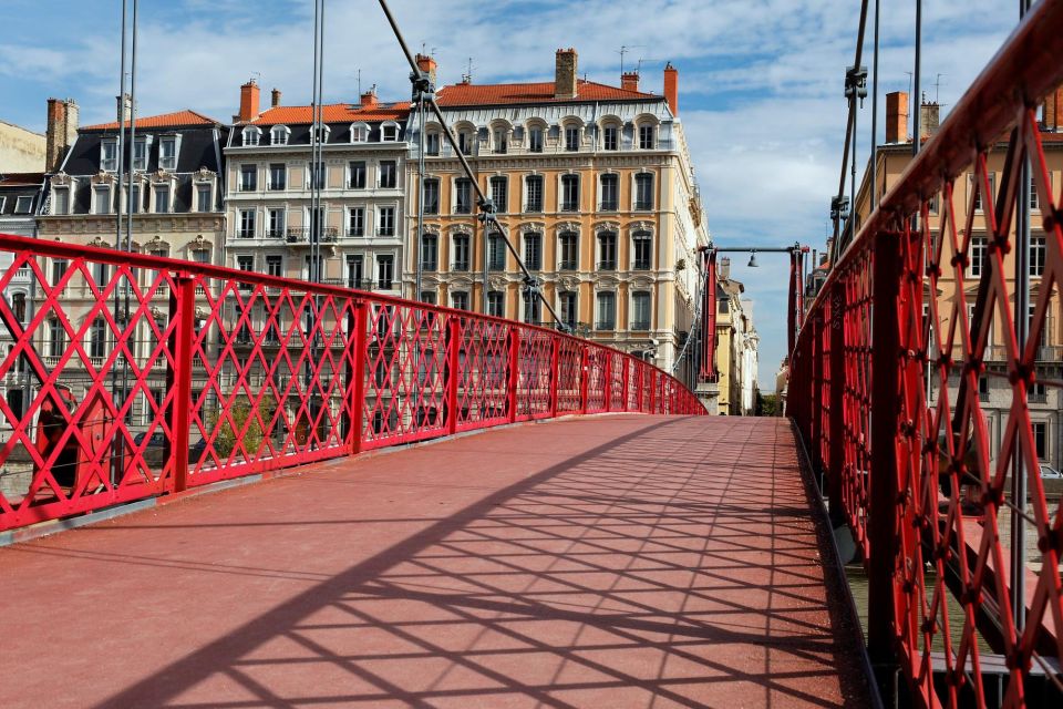 Lyon: Express Walk with a Local in 60 minutes - Cathédrale Saint-Jean-Baptiste and the funicular tip