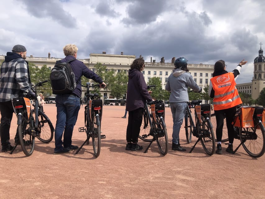 Lyon: Highlights Bike Tour - Bellecour, Ainay, and the Saône